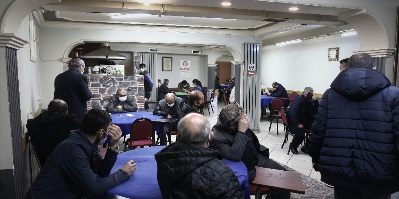 Güvenlik Kameralarıyla İzlenen, Gizli Geçitli Dernek Lokaline Şok Baskın