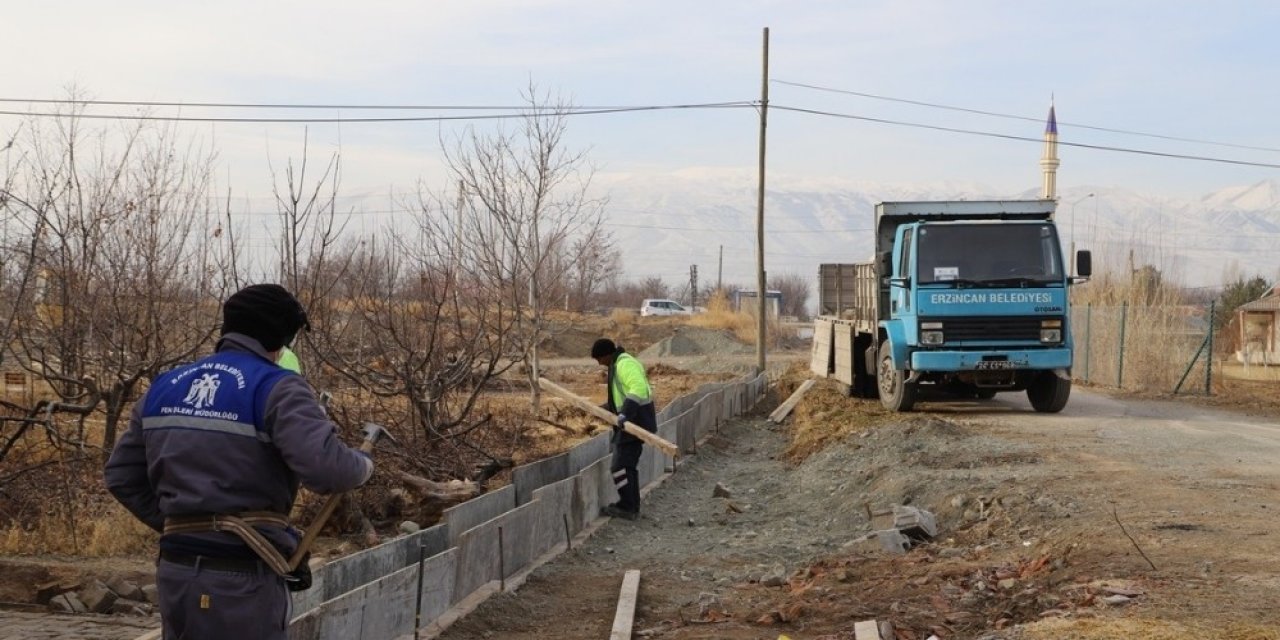 Karın Yağmadığı Erzincan’da Belediye Çalışmalarının Sezonu Uzadı