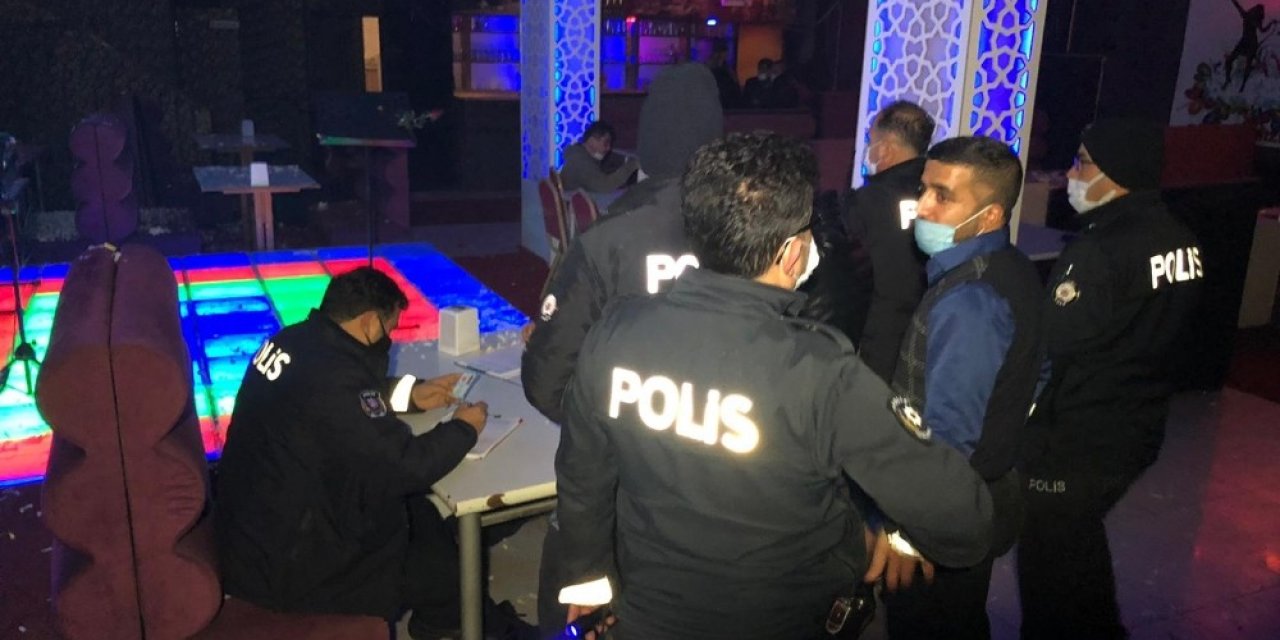 Kısıtlamada Müzikli Alkollü Eğlenceye Polis Baskını