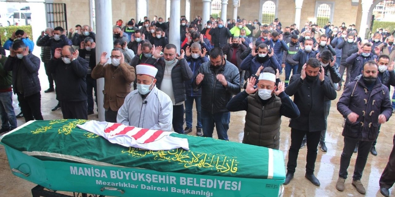Duayen Başkan Gözyaşları Arasında Son Yolculuğuna Uğurlandı