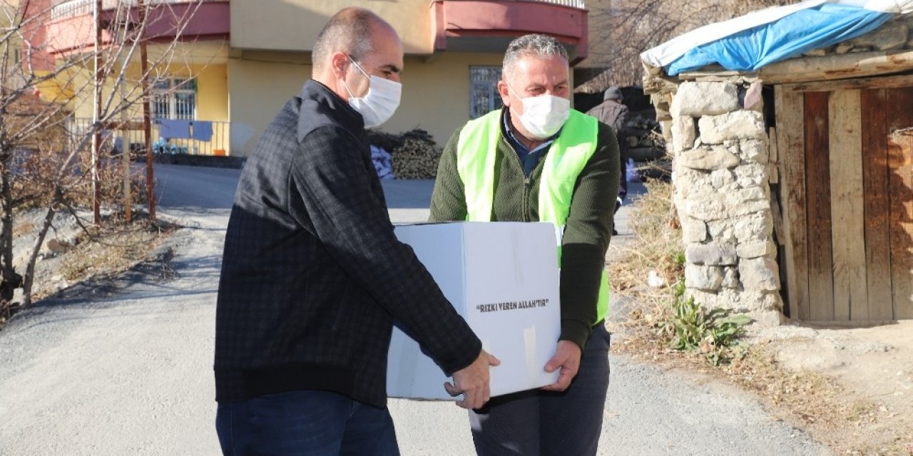 12 Nüfuslu Aileye Vefa Ekibi Sahip Çıktı