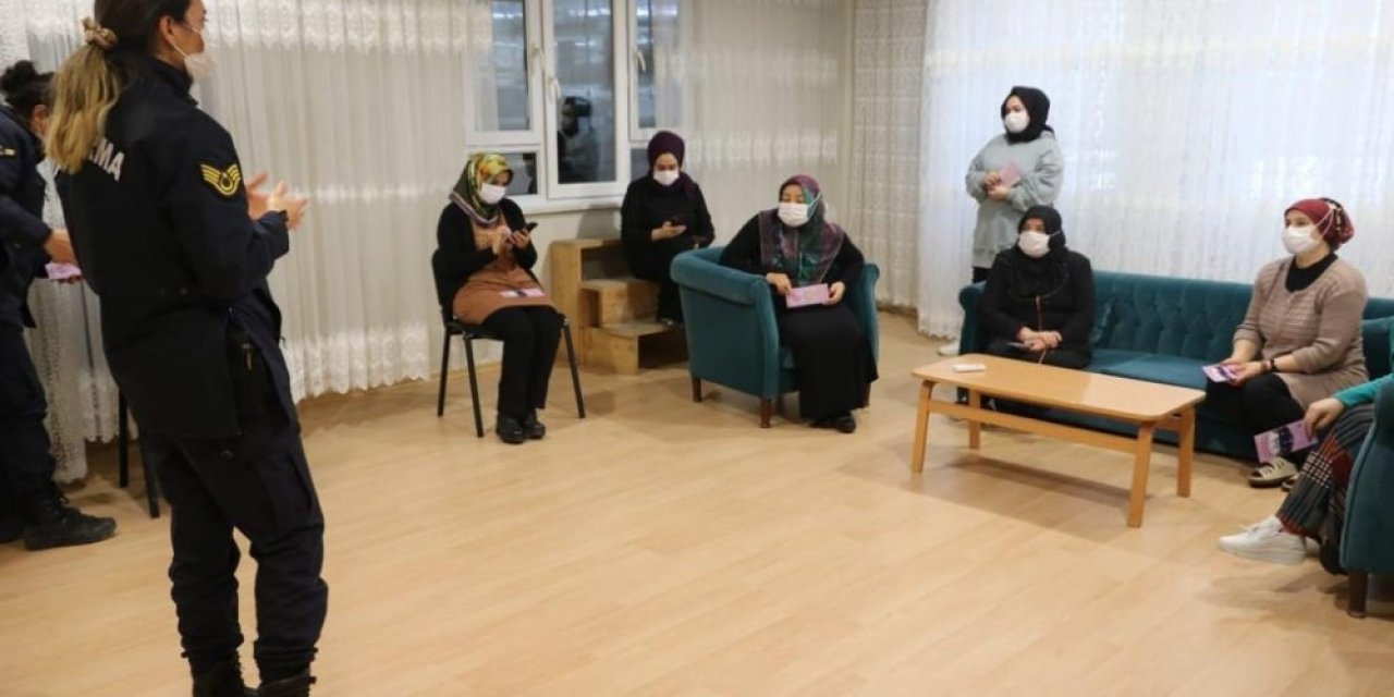 Jandarma, Kades Uygulamasını Kadın Çalışanlara Anlattı