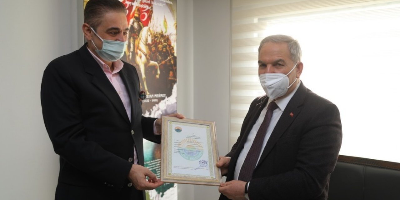 Yeni Yılın İlk İş Yeri Açma Ruhsatını Başkan Demirtaş Takdim Etti