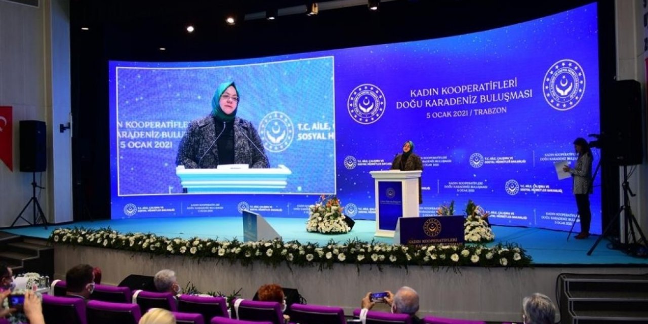 Bakan Selçuk, Kadın Kooperatifleri Doğu Karadeniz Buluşmasına Katıldı