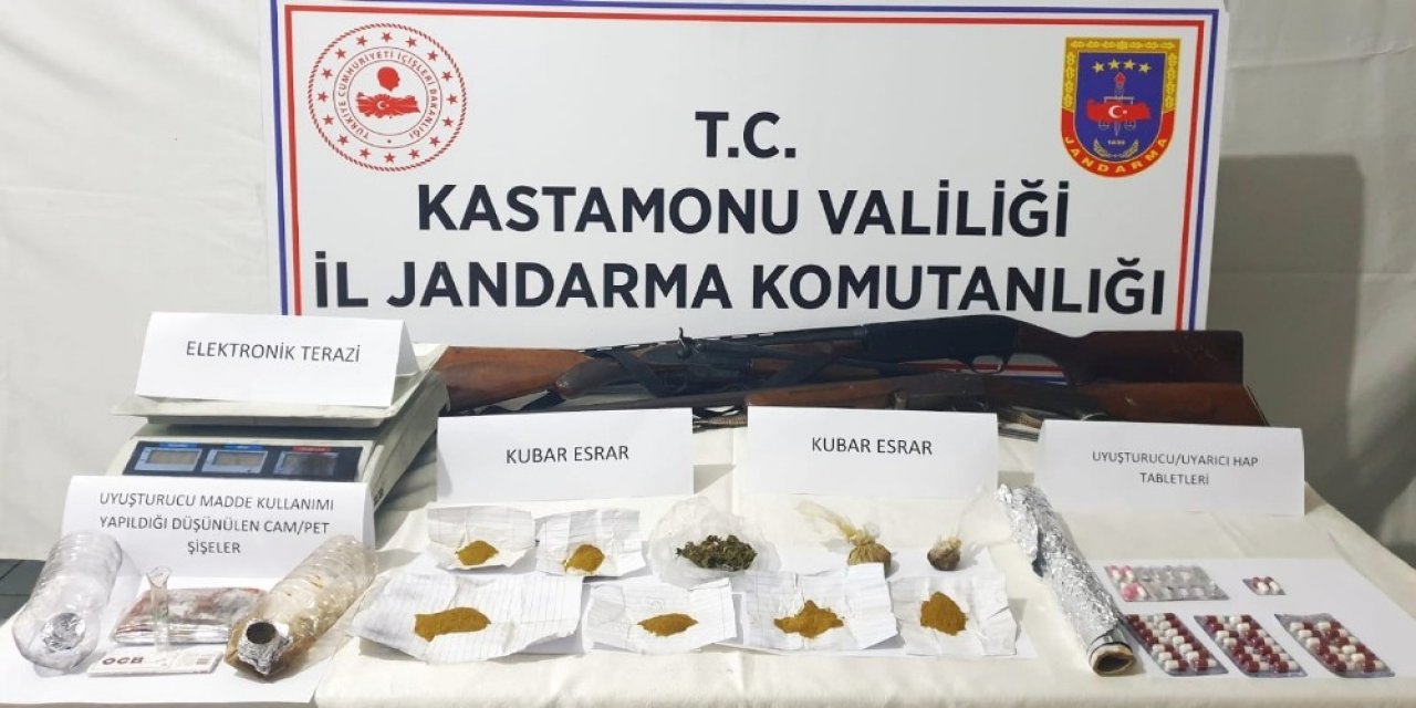 Kastamonu’da Uyuşturucu Ticareti Yaptığı Gerekçesiyle 3 Kişi Yakalandı