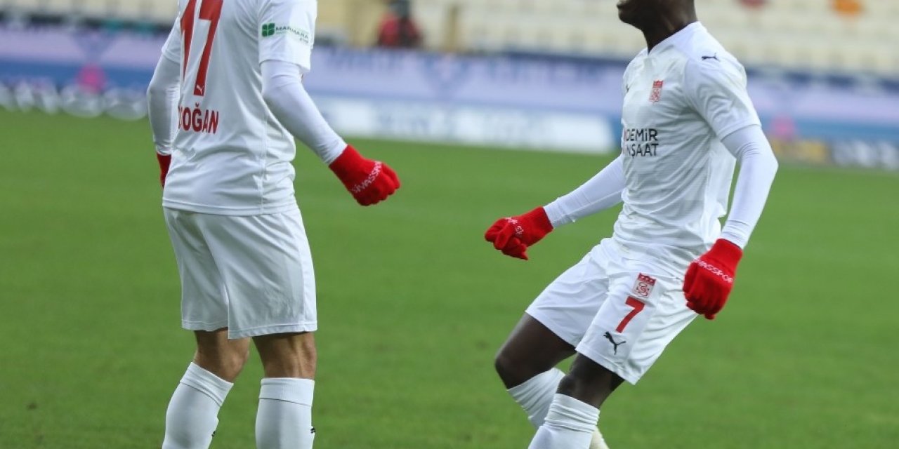 Max Gradel 5. Golünü Attı