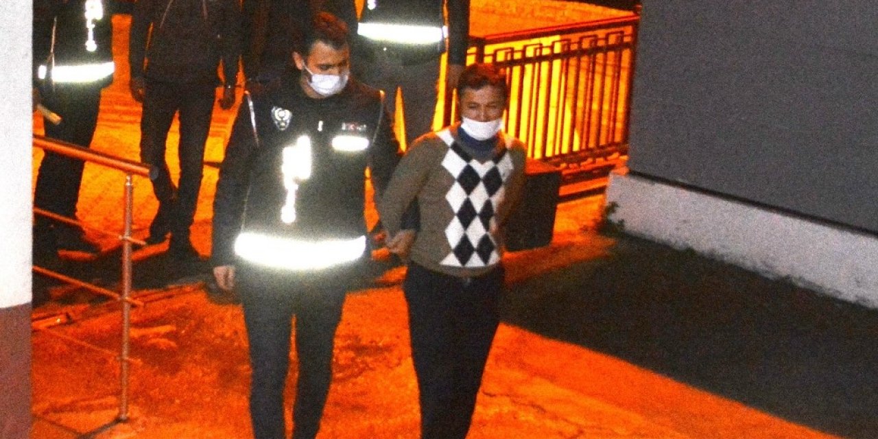 Midilli’ye Kaçmak İsteyen Mülteci Ve Organizatörlere Ormanda Operasyon