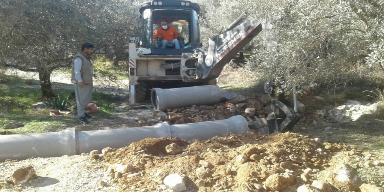 Tarsus’ta Büz Boru Döşeme Çalışmaları