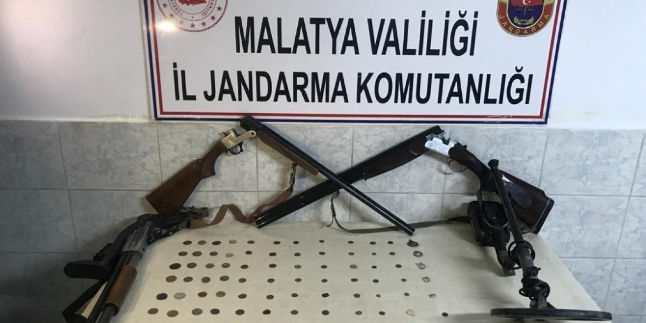 Tarihi Eserlere Müşteri Arayan Şahıs Jandarmaya Yakalandı