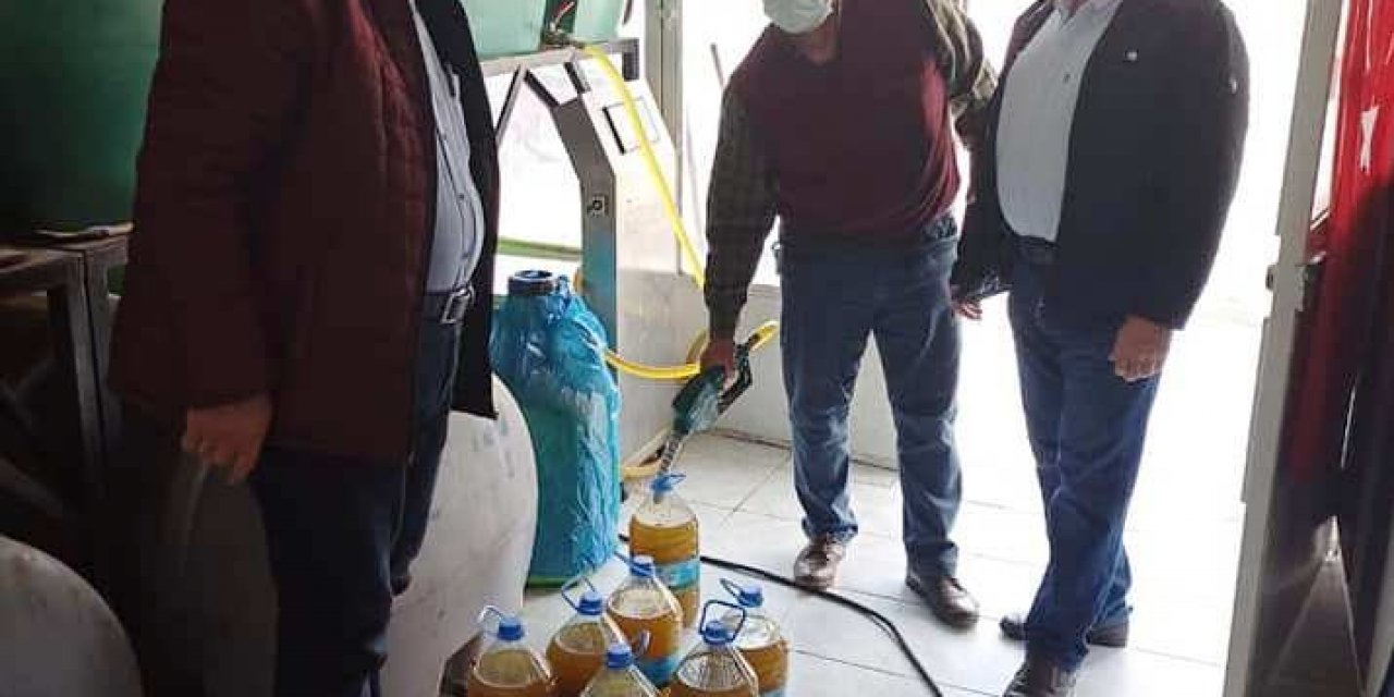 Kooperatif Ortaklarına İlk Kez Kar Payı Olarak Zeytinyağı Dağıtıldı