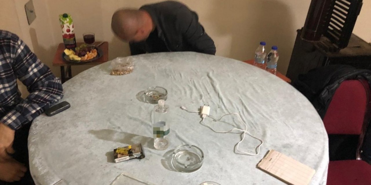 Evde Kumar Oynayan 13 Kişiye Ceza Yağdı
