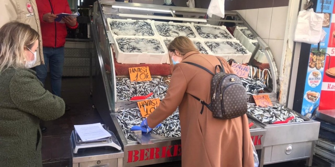 Ekipler Balıkçı Esnafını Denetledi