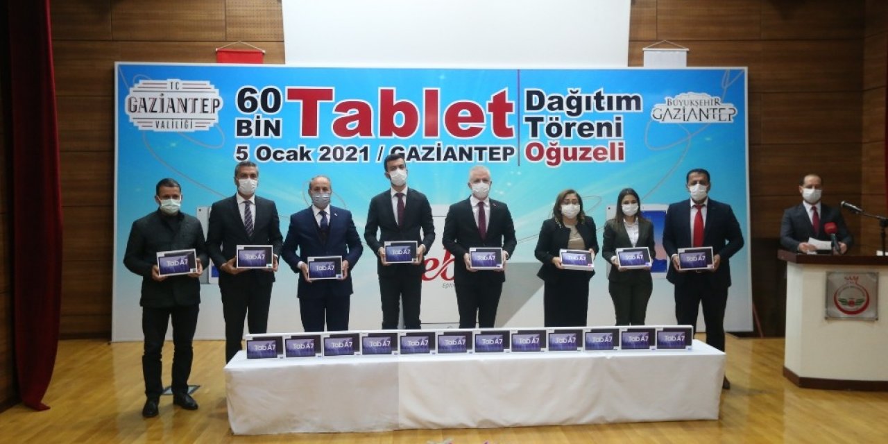 Büyükşehir Tabletleri Öğrencilerle Buluşuyor