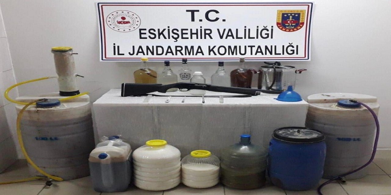 Kaçak Alkol Üretilen Eve Jandarma Baskını: 1 Gözaltı