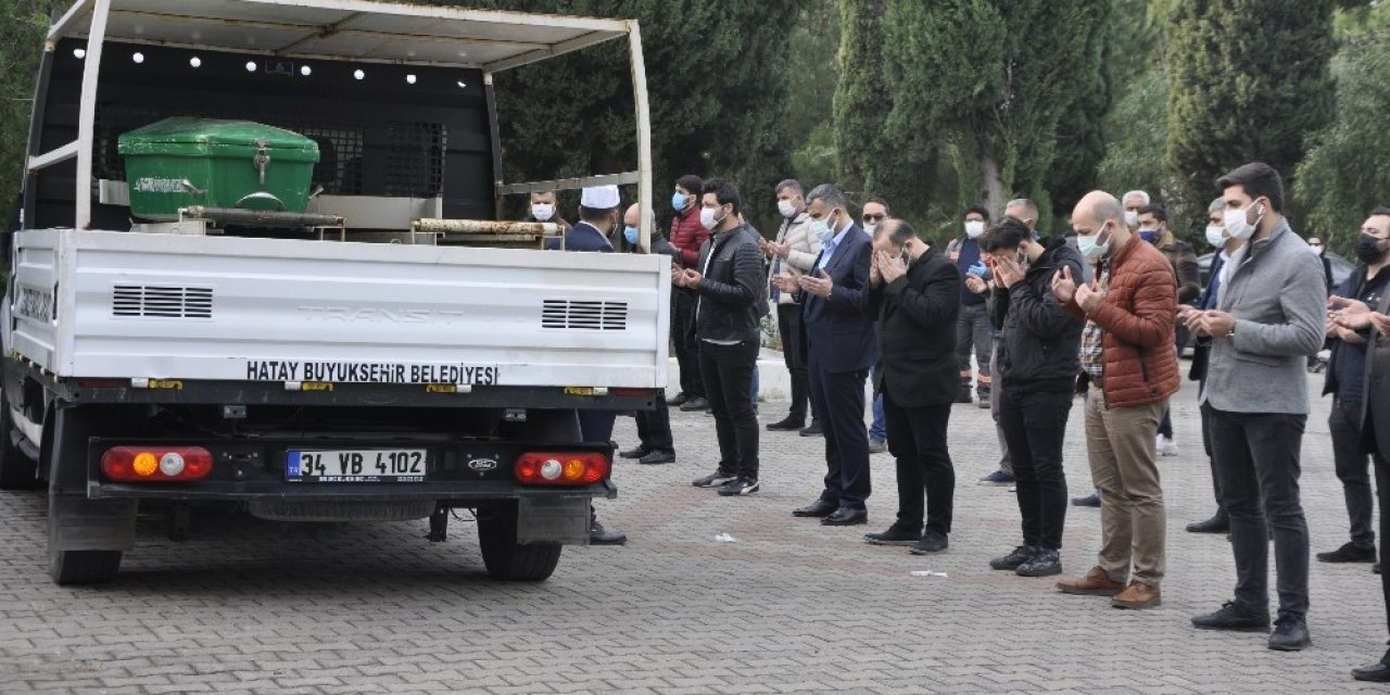 Korona Kurbanı Baba Oğul Yan Yana Defnedildi