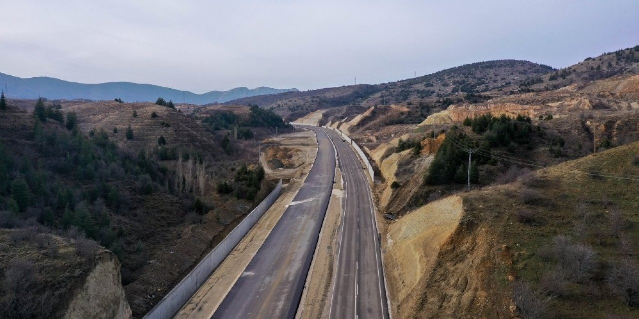 Isparta-burdur Dostluk Yolunun 6,5 Km’lik Kısmında Asfalt Çalışması Tamamlandı