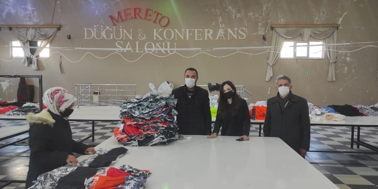 Faaliyeti Durdurulan Düğün Salonu Tekstil Fabrikasına Dönüştürüldü, 120 Kişi İş Sahibi Oldu