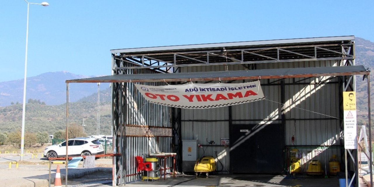 Adü İktisadi İşletmesi Oto Yıkama Birimi ‘vale’ Hizmetiyle Büyük Kolaylık Sağlıyor