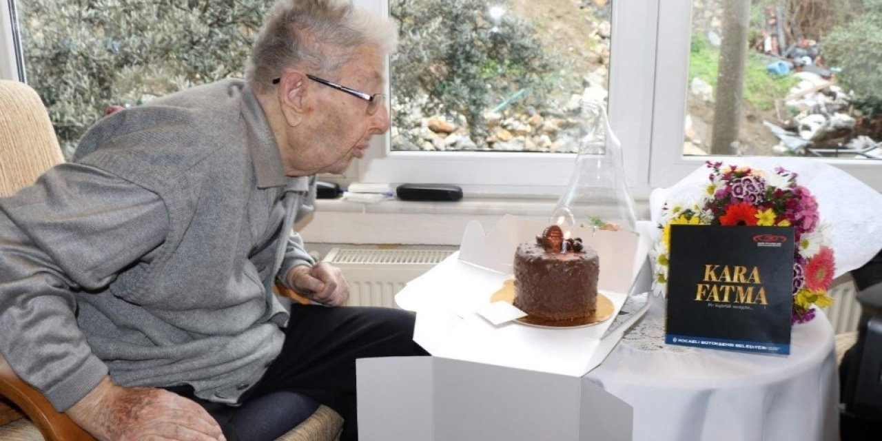 Emekli Öğretmen 103 Yaşında Hayatını Kaybetti