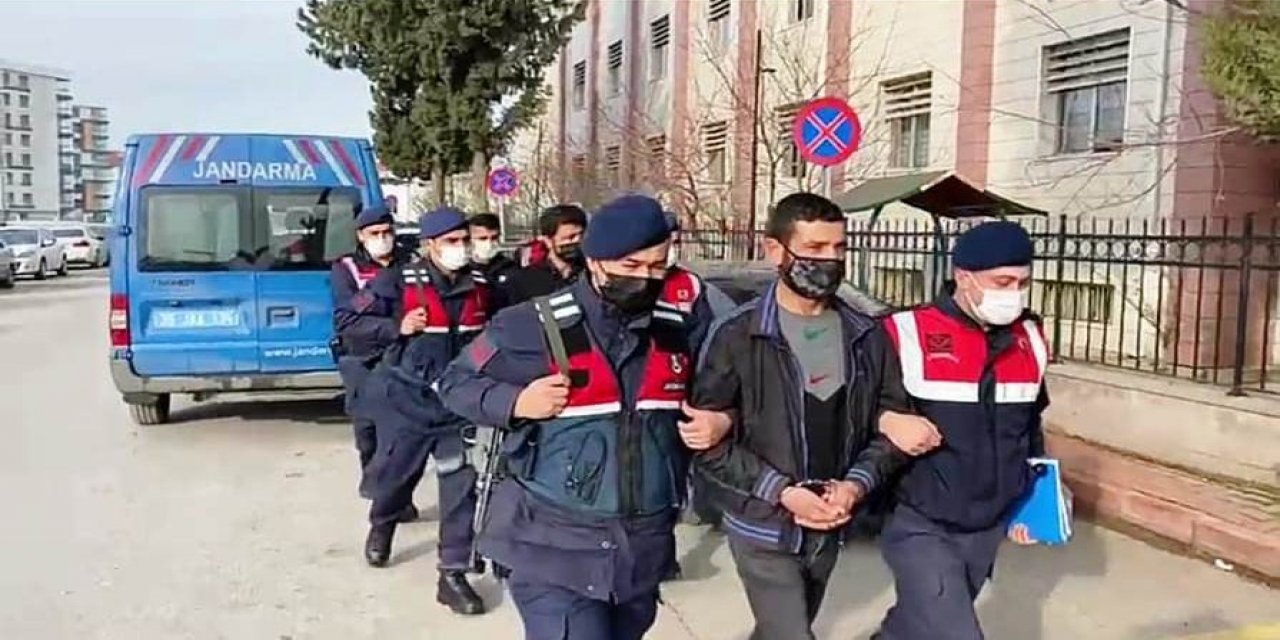 7 Kişi, İki Kişiyi Darp Edip Araçlarına Pompalı Tüfekle Ateş Açtı