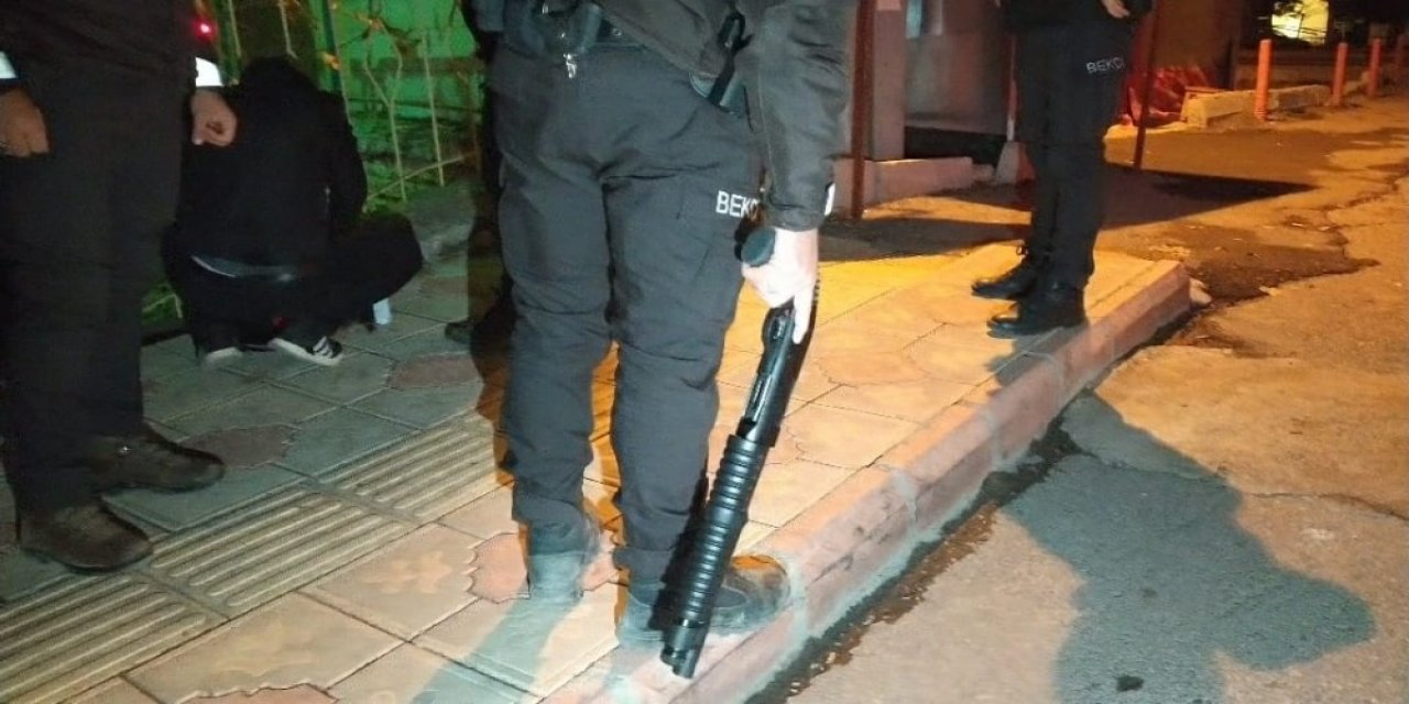 Şüpheli Şahısların Çantasından Av Tüfeği Çıktı