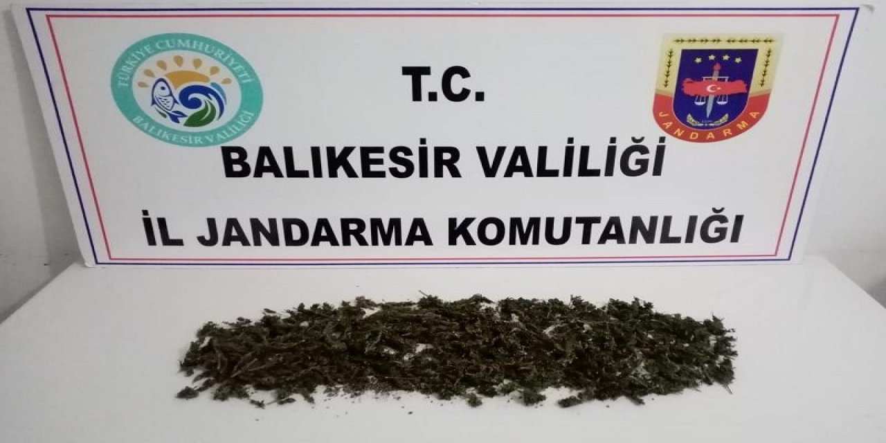 Ayvalık’ta Uyuşturucu Tacirleri Jandarmadan Kaçamadı