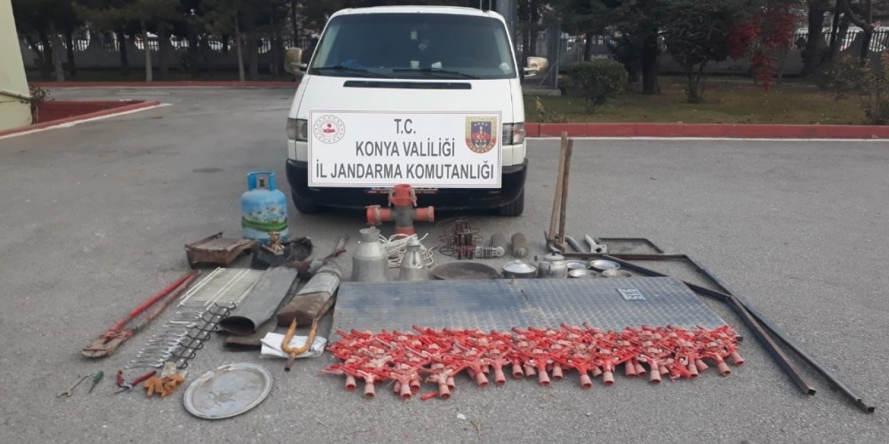 Hırsızlık Şüphelileri Jandarmanın Takibiyle Yakalandı