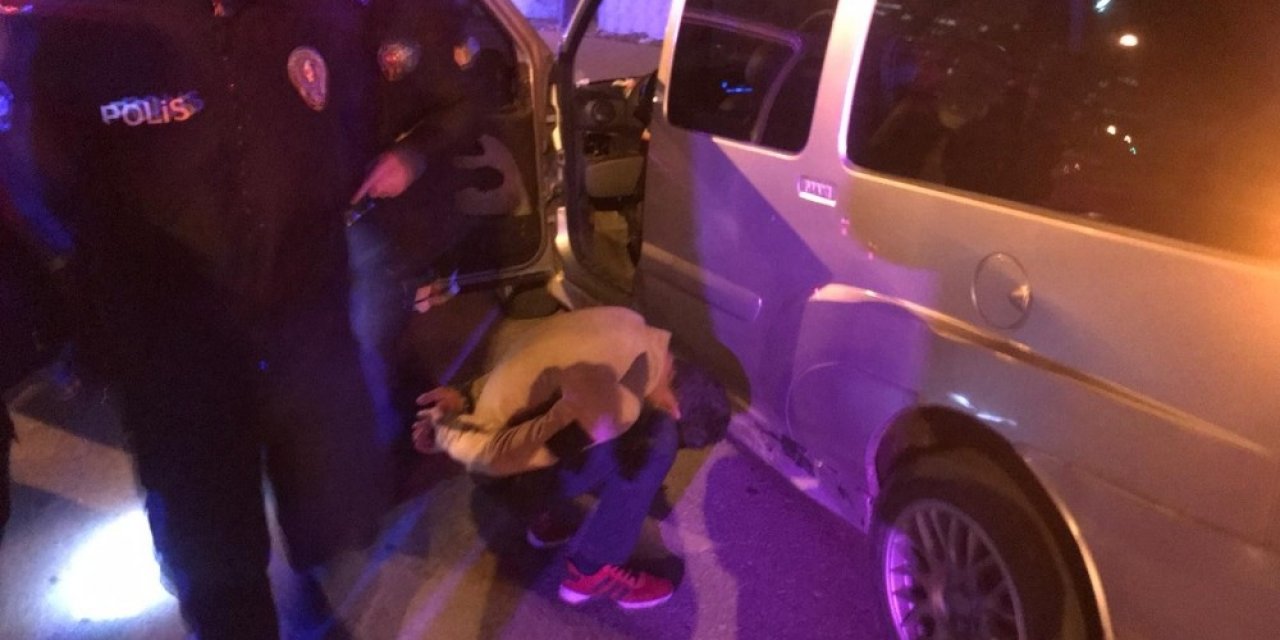 Polisten 30 Dakika Boyunca Kaçtı, Yakalanınca ‘benim Abim De Polis’ Dedi