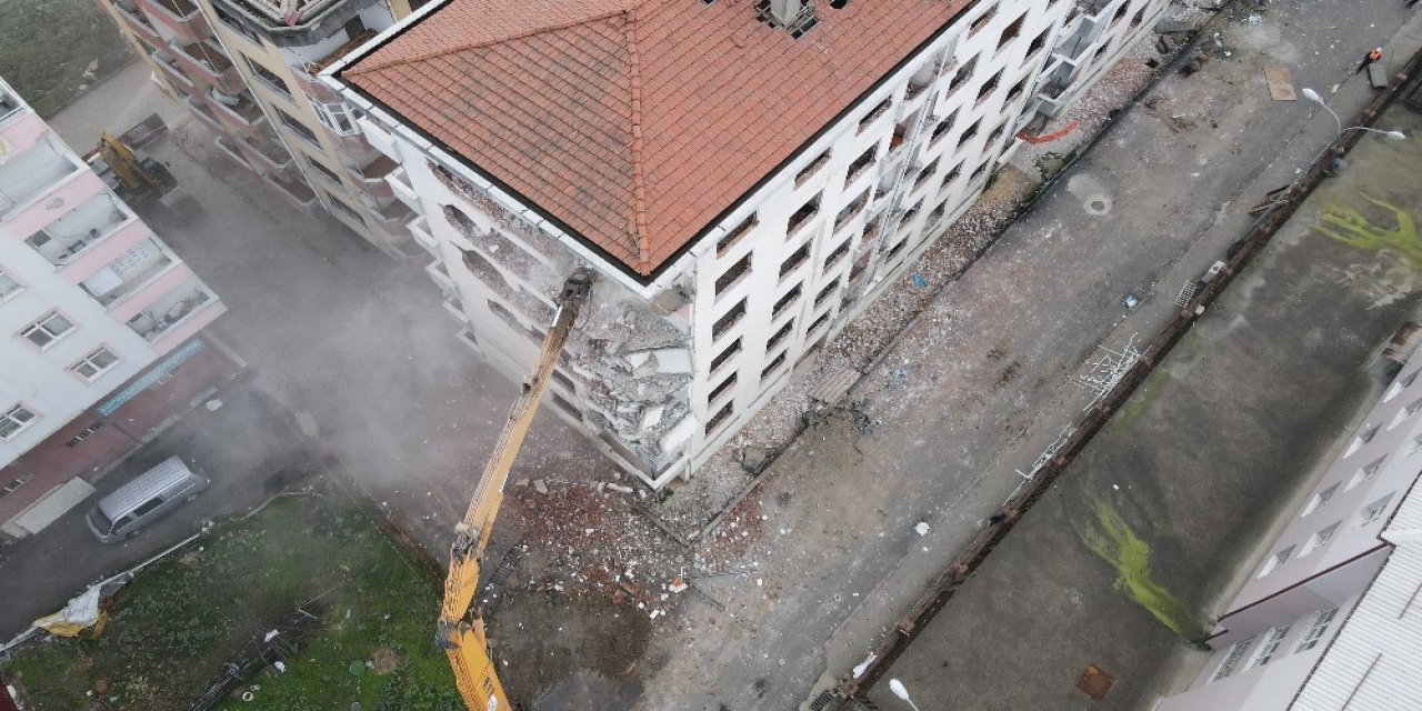 Rize’nin Pisa Kuleleri Yıkılmaya Başlandı