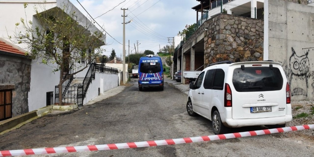 Evini Basıp Tüfekle Vurdukları Şahsın Araçlarını Da Yakıp Kaçtılar