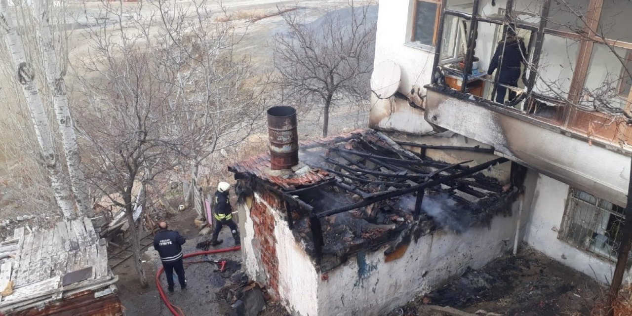 Tandırda Çıkan Yangın Korkuttu