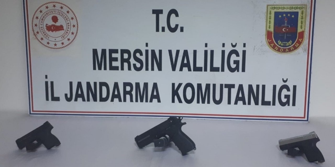 Mersin’de 3 Adet Ruhsatsız Tabanca Ele Geçirildi
