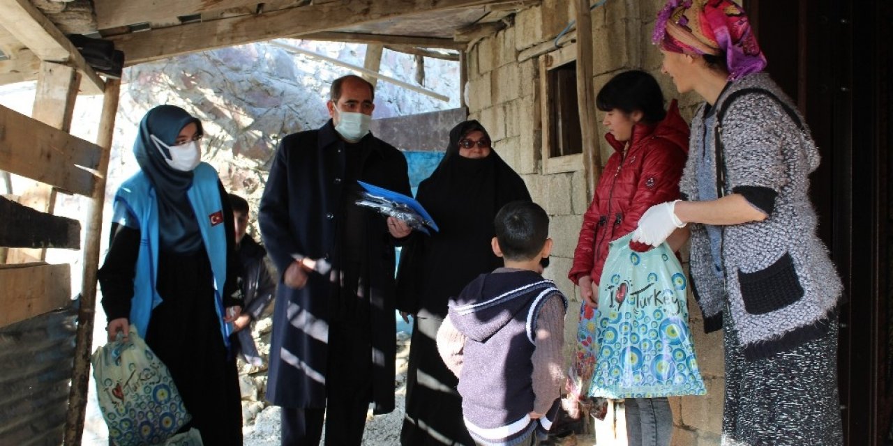Kardeş Şehir Manisa’dan Hakkari’ye Yardım Eli