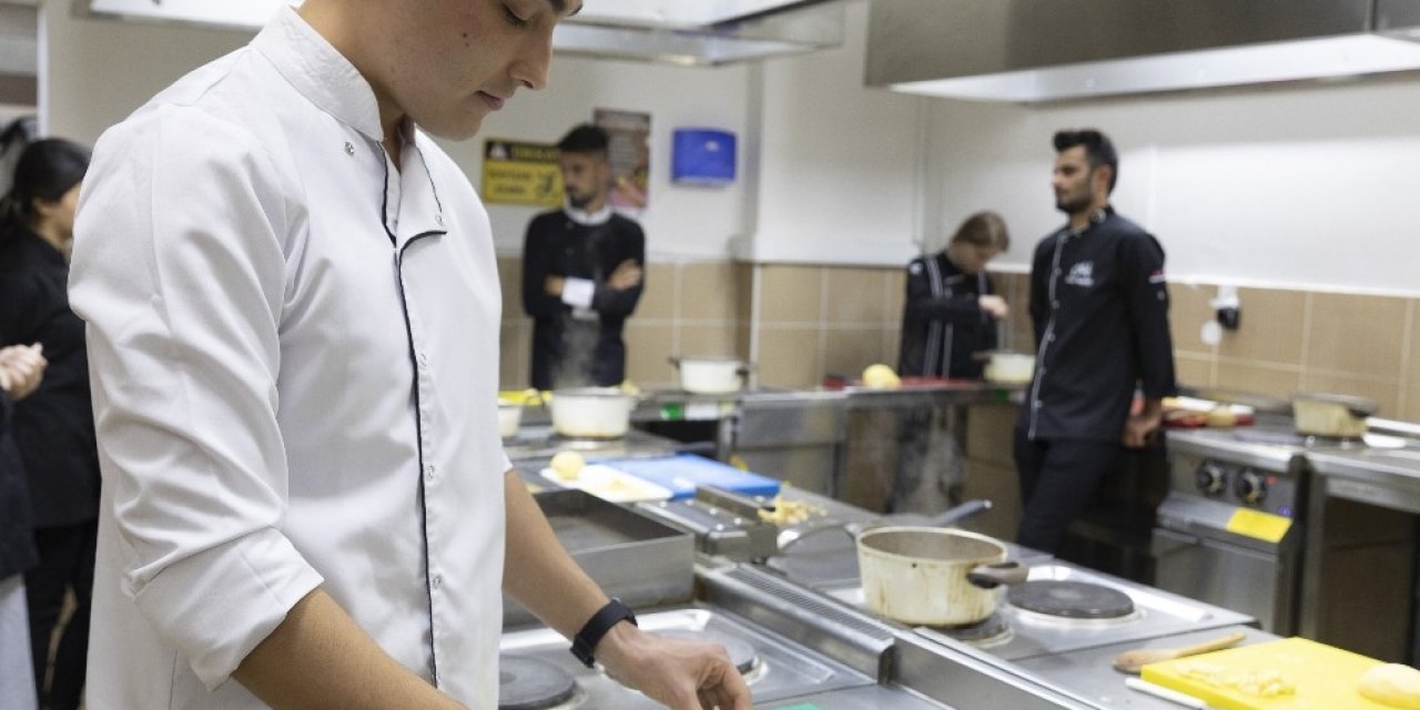 Gastronomi Ve Mutfak Sanatları Bölümü Turak Tarafından Akredite Edildi