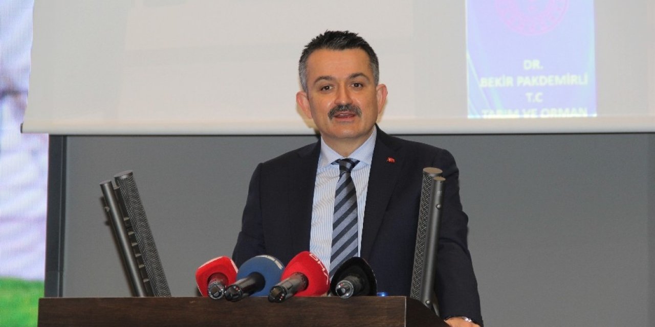 Bakan Pakdemirli, İzmir’de Tarım Sektörünün Temsilcileriyle Bir Araya Geldi