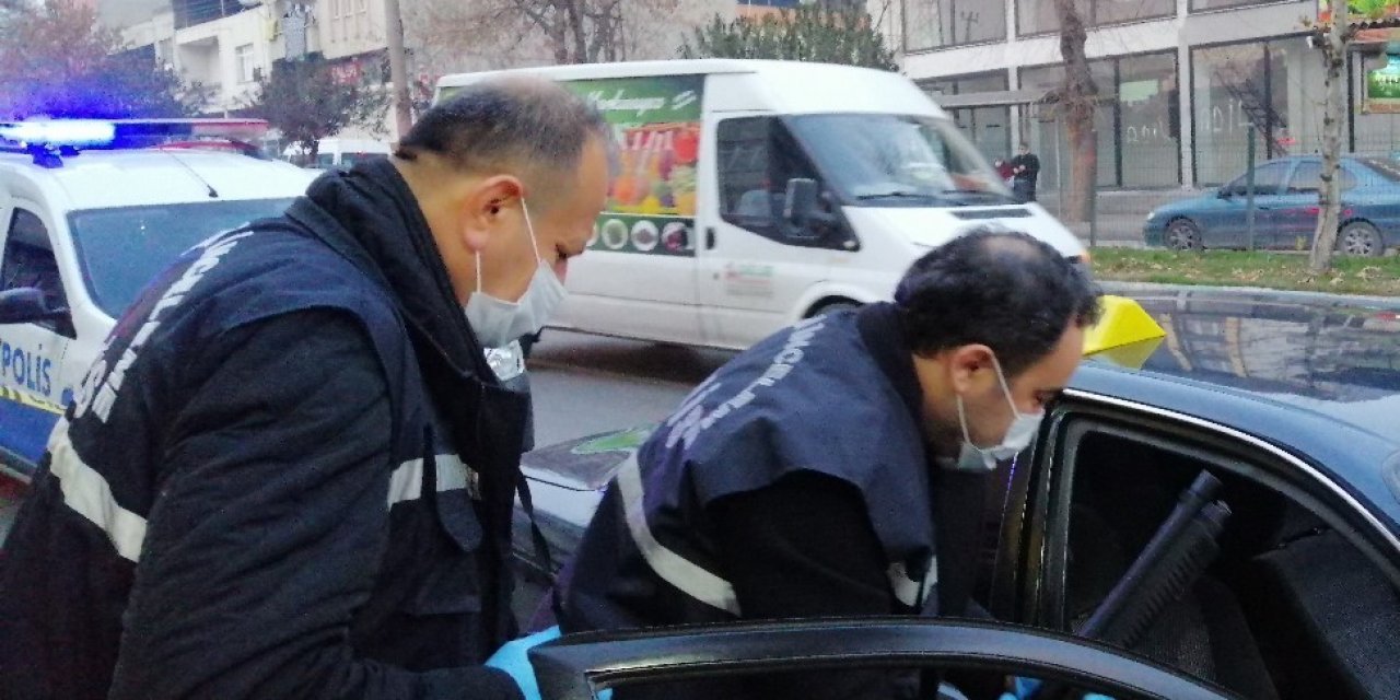 Silahla Oynarken Kendini Yaraladı