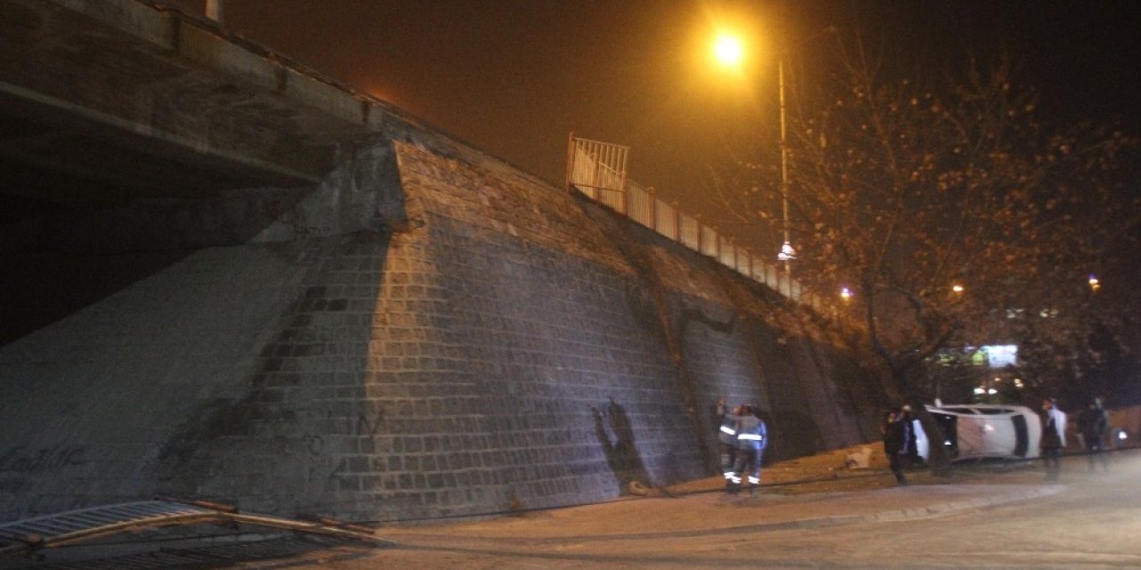 Kayseri’de Otomobil Köprüden Uçtu: 3 Yaralı