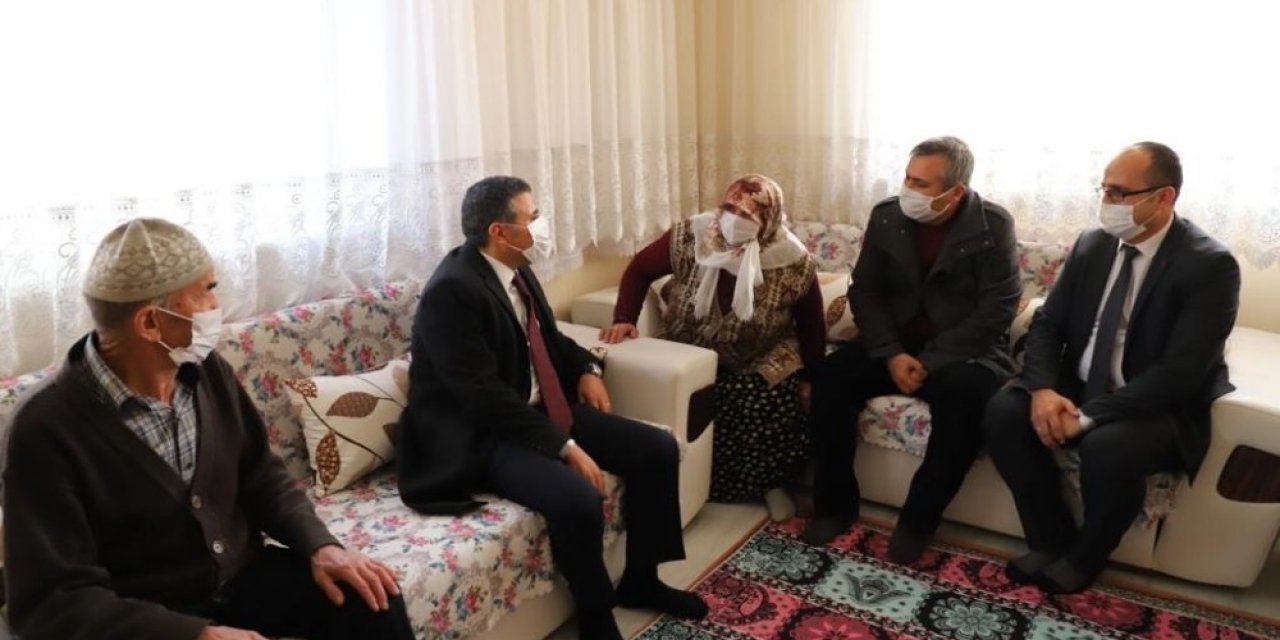 Vali Atay Şehit Ailesini Ziyaret Etti