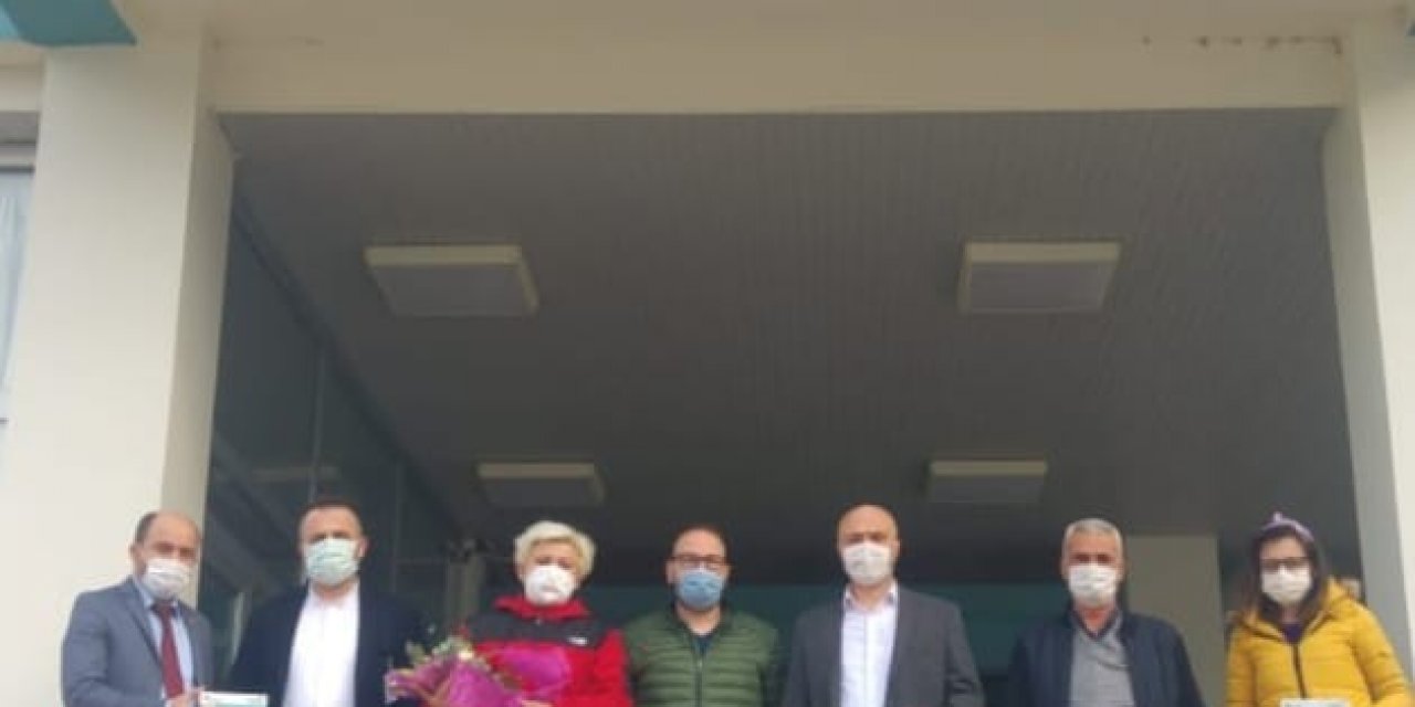 İyi Parti İlçe Teşkilatından Hastaneye Cihaz Bağışı