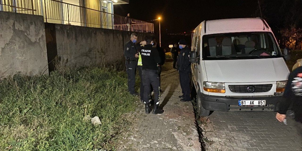 Uygulamadan Kaçtı, Gazetecileri Görünce Maskeyi Yüzüne Kapattı