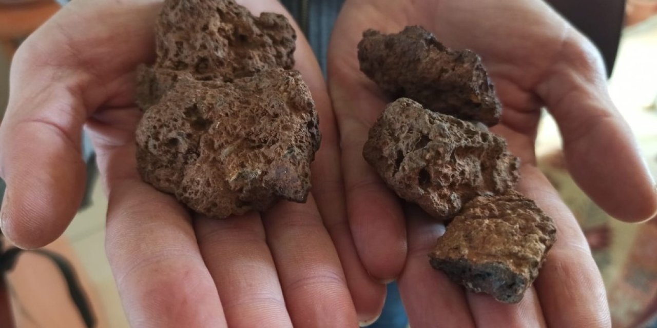 Siirt’te Bir Kişi, Tarlasında Bulduğu Taşları 50 Bin Dolardan Satışa Çıkardı