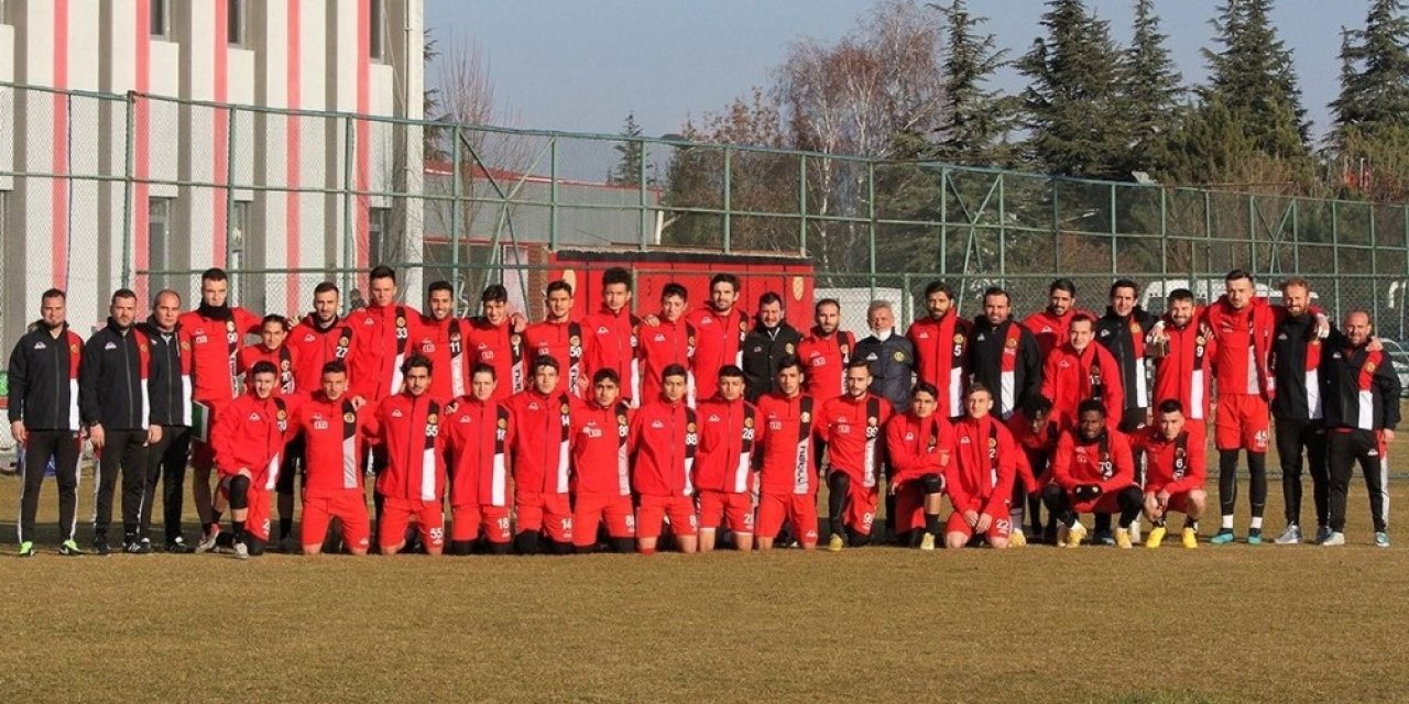 Devreye Son Sırada Giren Eskişehirspor İkinci Yarıya Hazırlanıyor