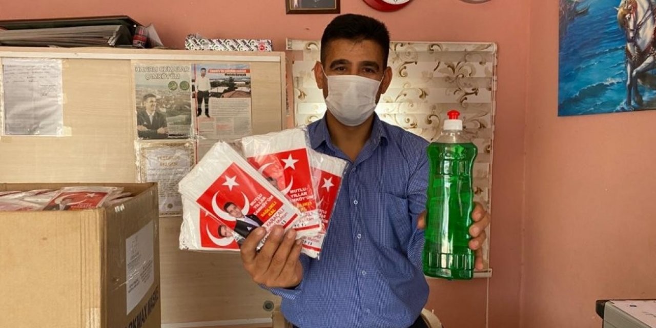 Muhtarlık Maaşıyla Mahalleye Maske Ve Deterjan Dağıttı