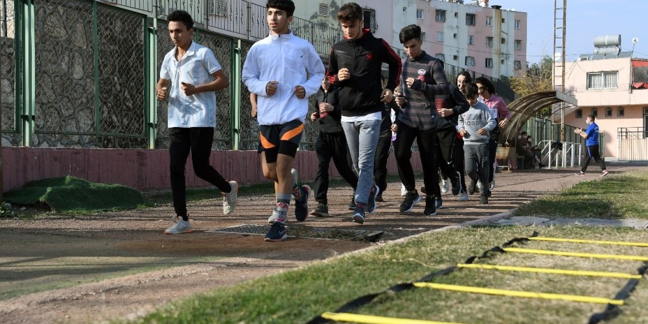 Mersin Büyükşehir Gsk, Başarıdan Başarıya Koşuyor