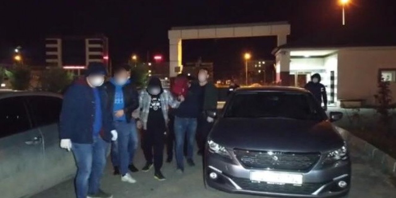 Kovalamaca Sonucu Yakalanan Otomobilden Uyuşturucu Çıktı