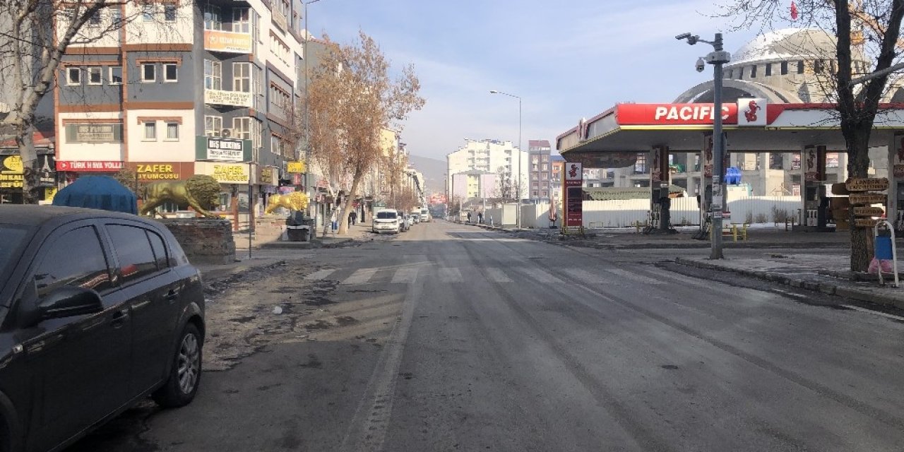 Kars’ta Vatandaşlar Kısıtlamaya Destek Vererek Evlerinde Kalıyor