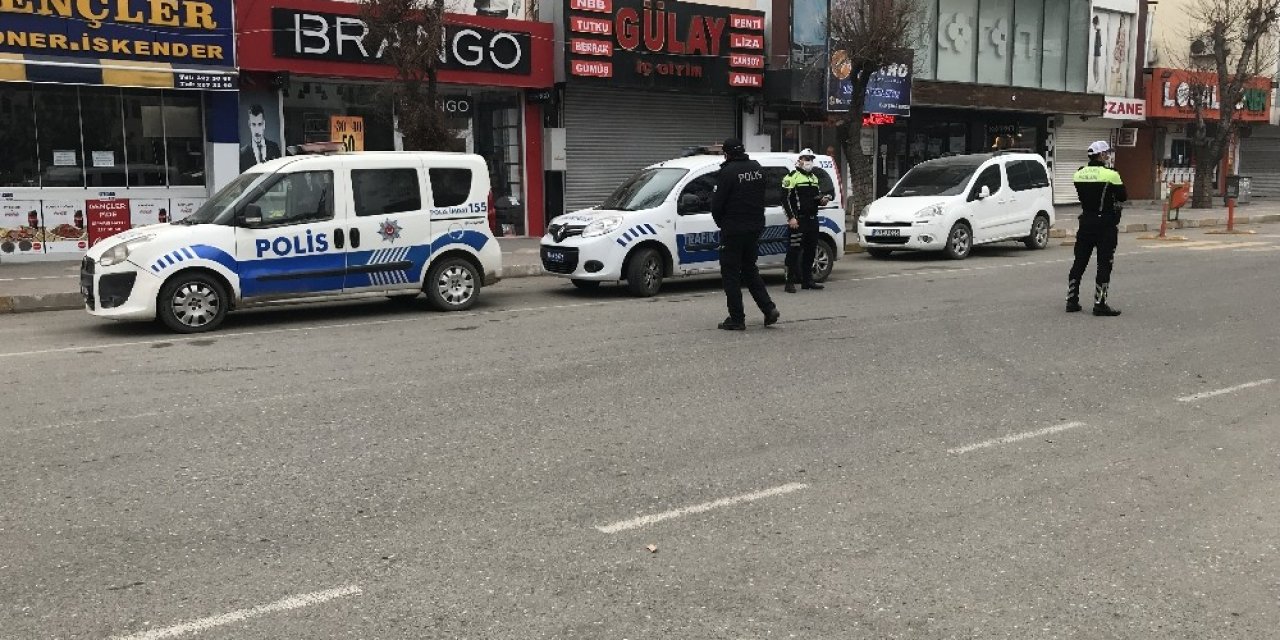 Iğdır’da Sokağa Çıkma Kısıtlamasında Denetimler Devam Ediyor