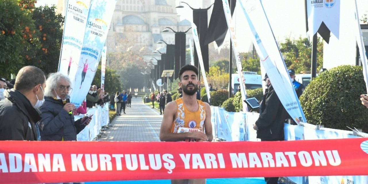 Adana’da, 11. Kurtuluş Yarı Maratonu Koşuldu