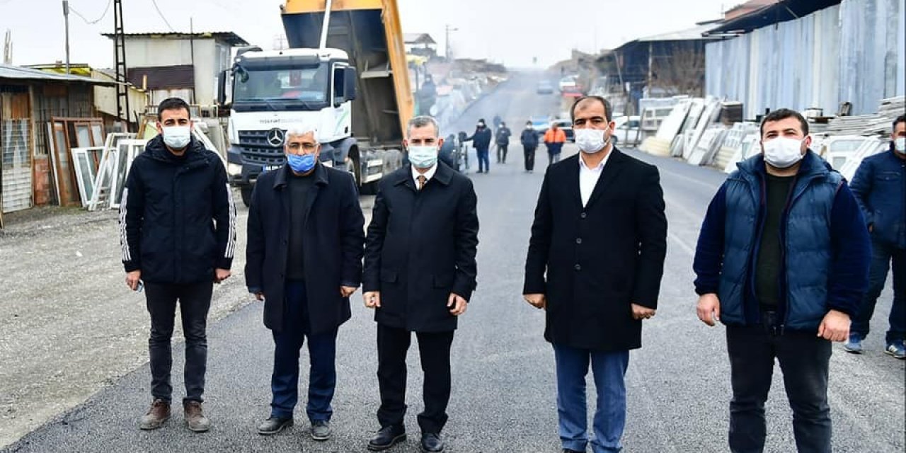 Yeşilyurt Belediyesi, Mahrukatçılar Sitesinin Yollarını Modern Ve Konforlu Hale Getiriyor