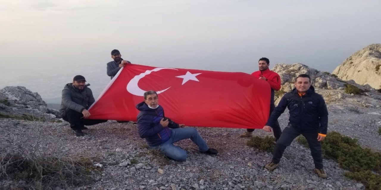 Zirveye Tırmanan Gazeteci Ve İdareciler Hava Muhalefetine Takıldı